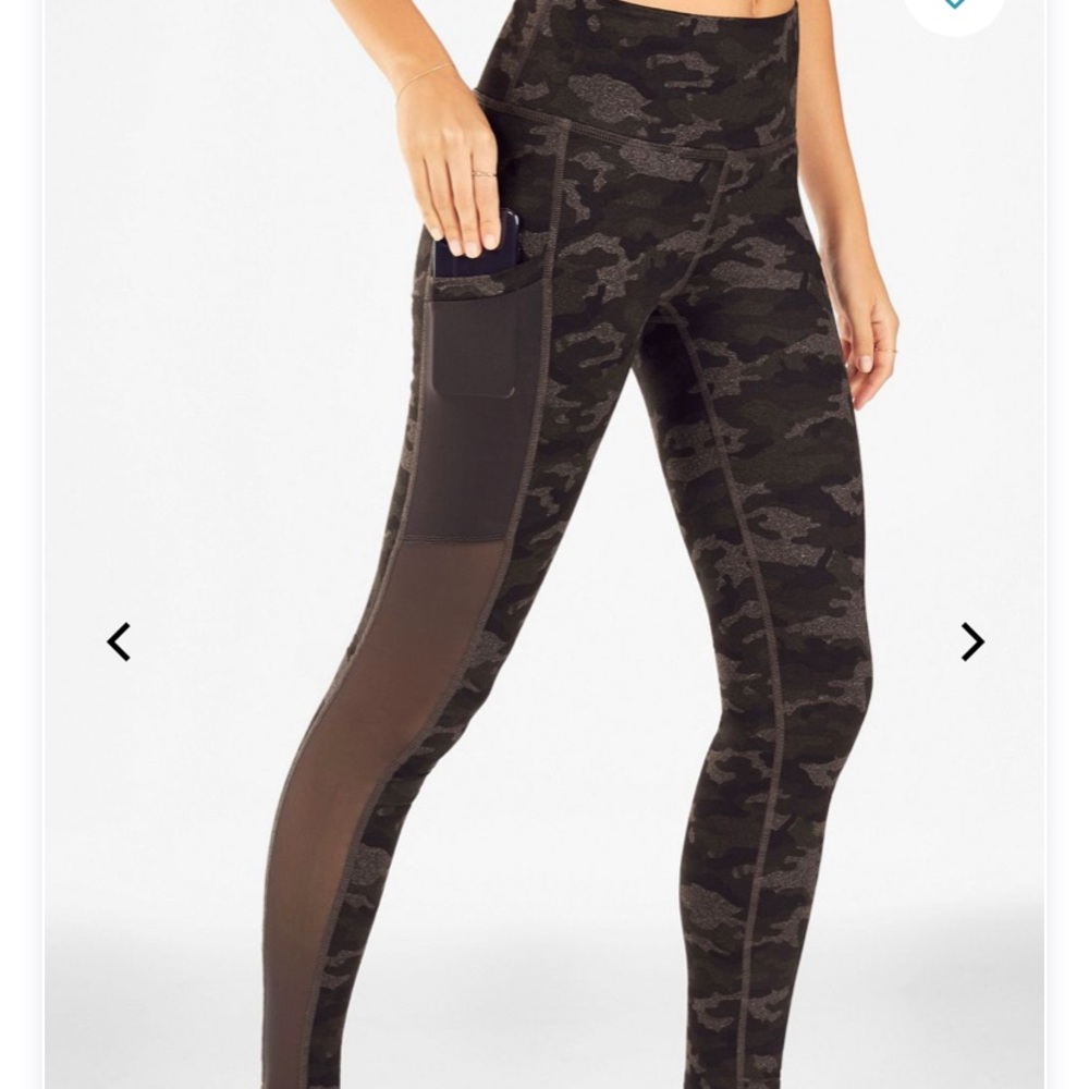 Fabletics Mila High-Waisted Pocket Legging